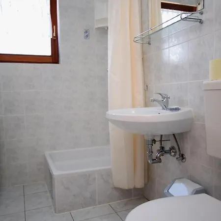 Гостевой дом Triple Gornje Selo 5170d Грохоте