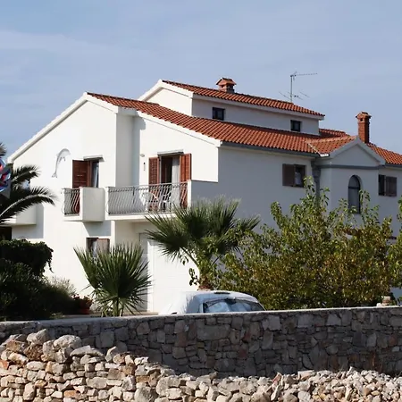Triple Gornje Selo 5170d Guest house 2*
